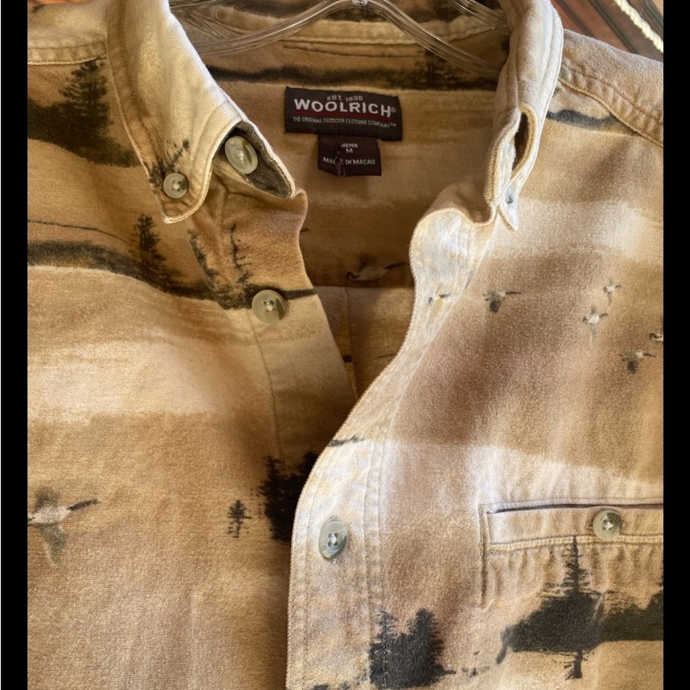 Vintage Woolrich - Men's XL - Button Down - Khaki Tree Scene and Geese - Cotton